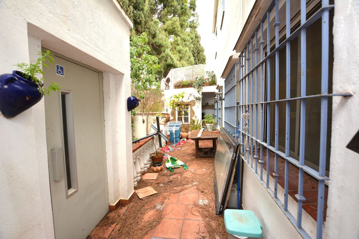6 Bed Řadový dům in Marbella v Marbella, Řadový dům
