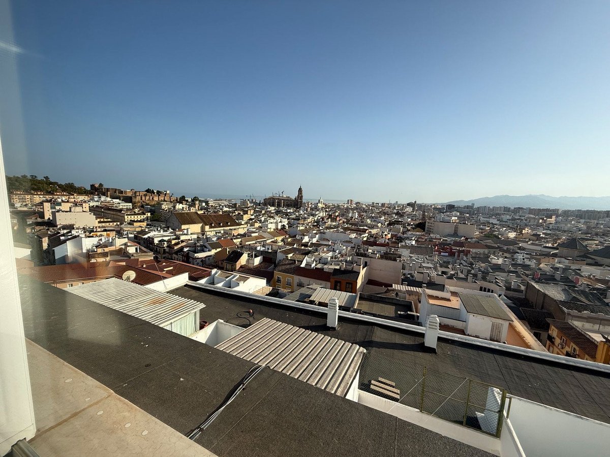 7 Bed Townhouse in Marbella in Marbella, Townhouse