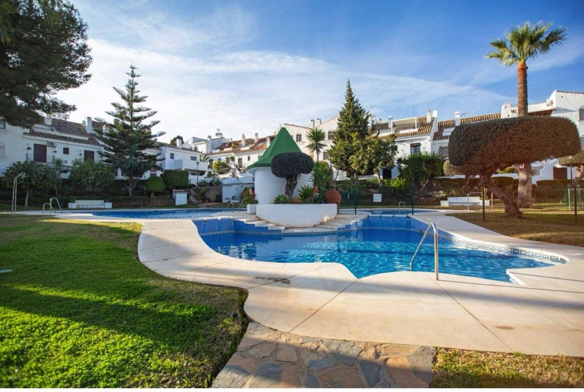 3 Bed Semi-Detached House in Marbella in Marbella — Semi-Detached House