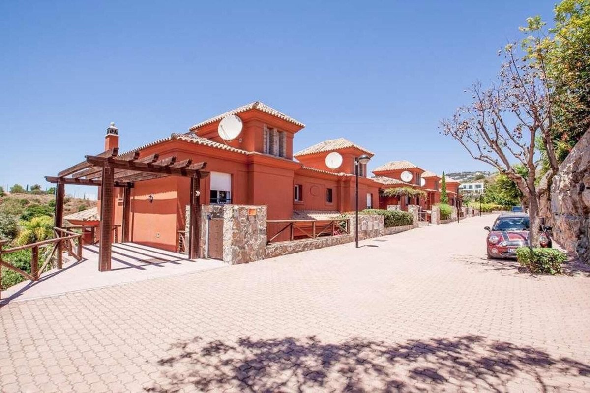 3 Bed Semi-Detached House in Marbella in Marbella, Semi-Detached House