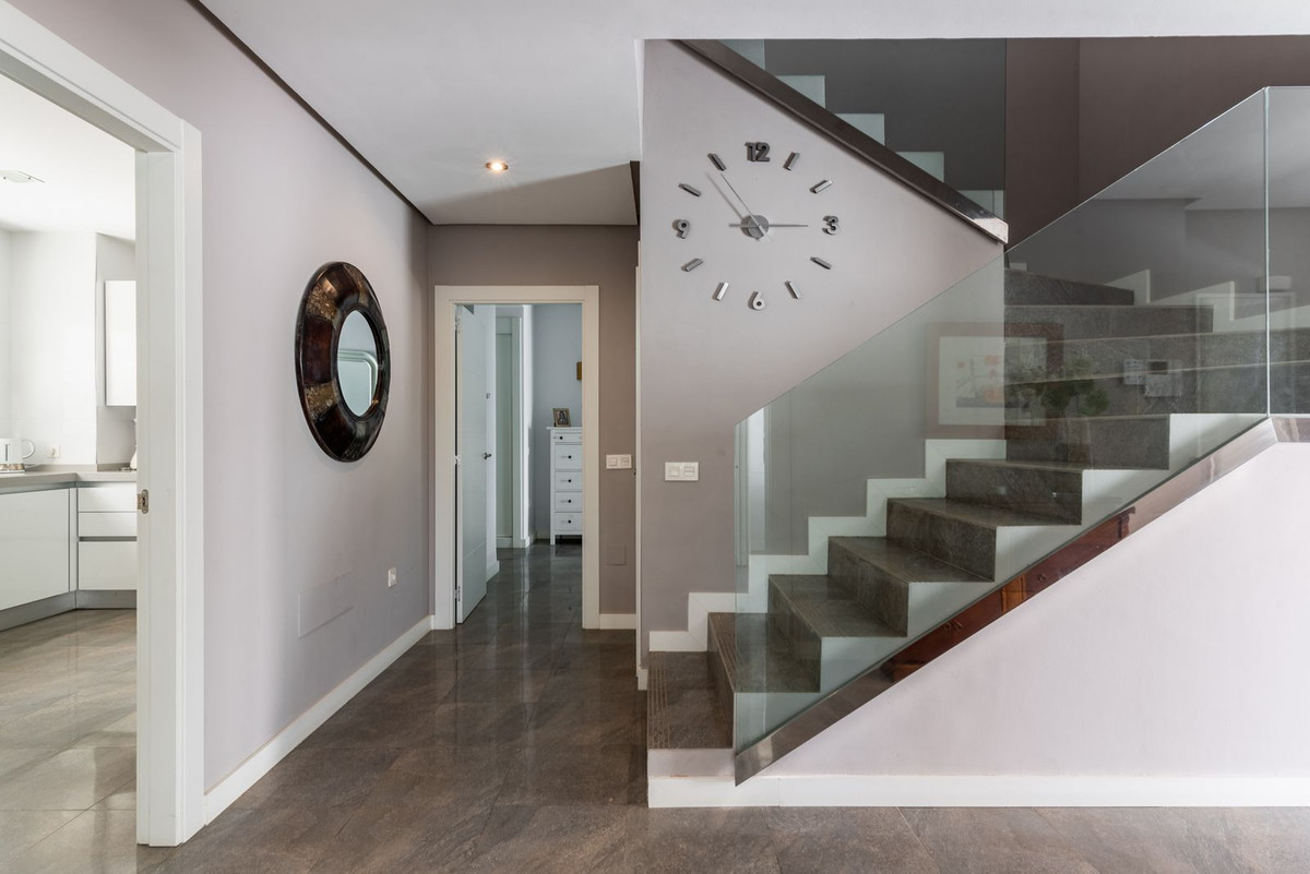 4 Bed Самостоятелна вила in Marbella в Marbella, Самостоятелна вила