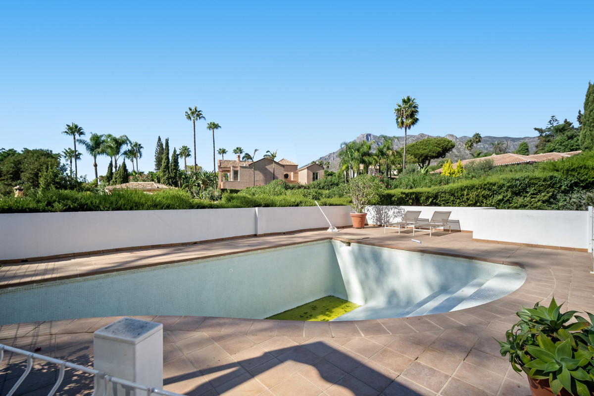 4 Bed Самостоятелна вила in Marbella в Marbella, Самостоятелна вила