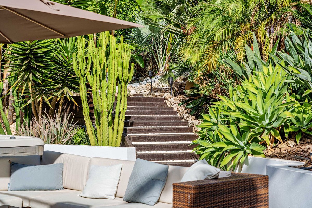 5 Bed Detached Villa in Marbella in Marbella — Detached Villa