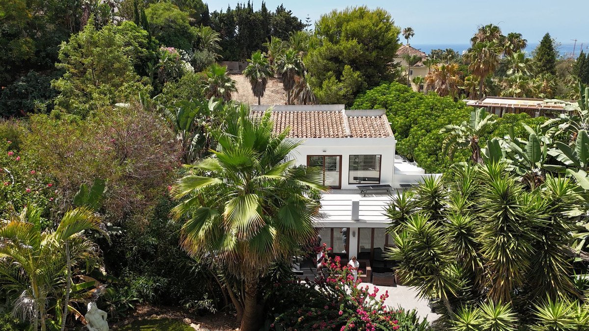 5 Bed Detached Villa in Marbella in Marbella, Detached Villa