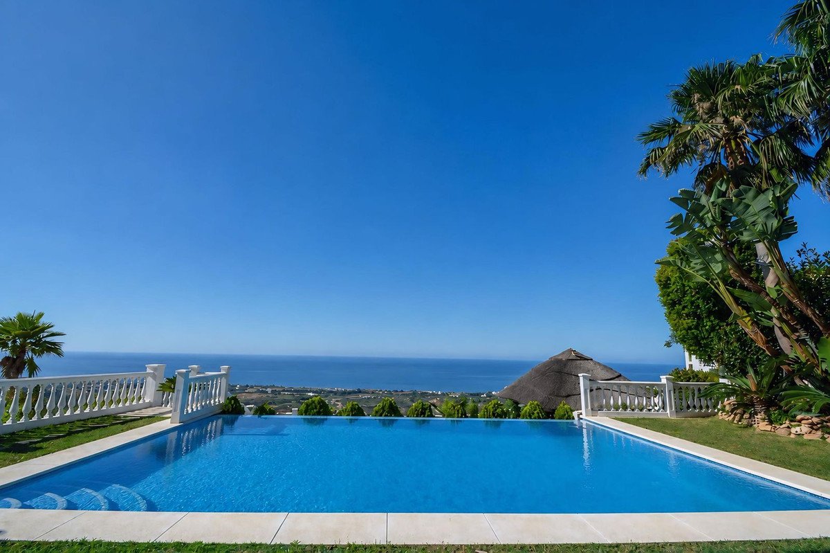 5 Bed Detached Villa in Marbella in Marbella, Detached Villa