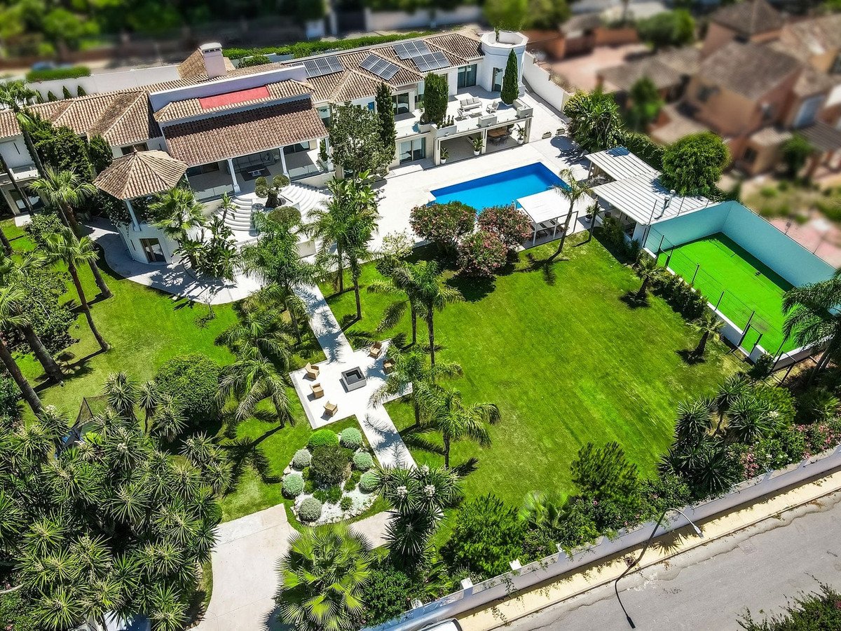 6 Bed Detached Villa in Marbella in Marbella, Detached Villa