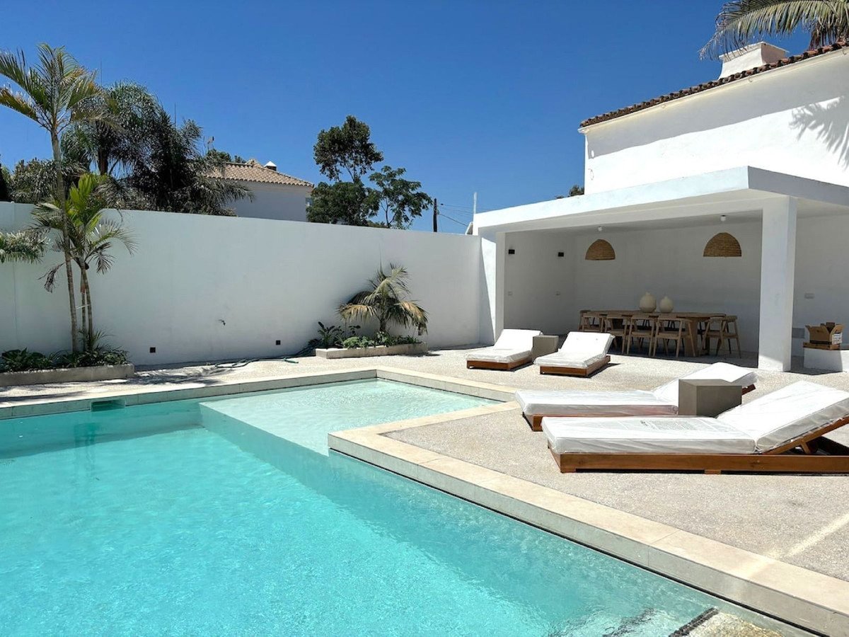 6 Bed Samostojeća vila in Marbella u Marbella, Samostojeća vila