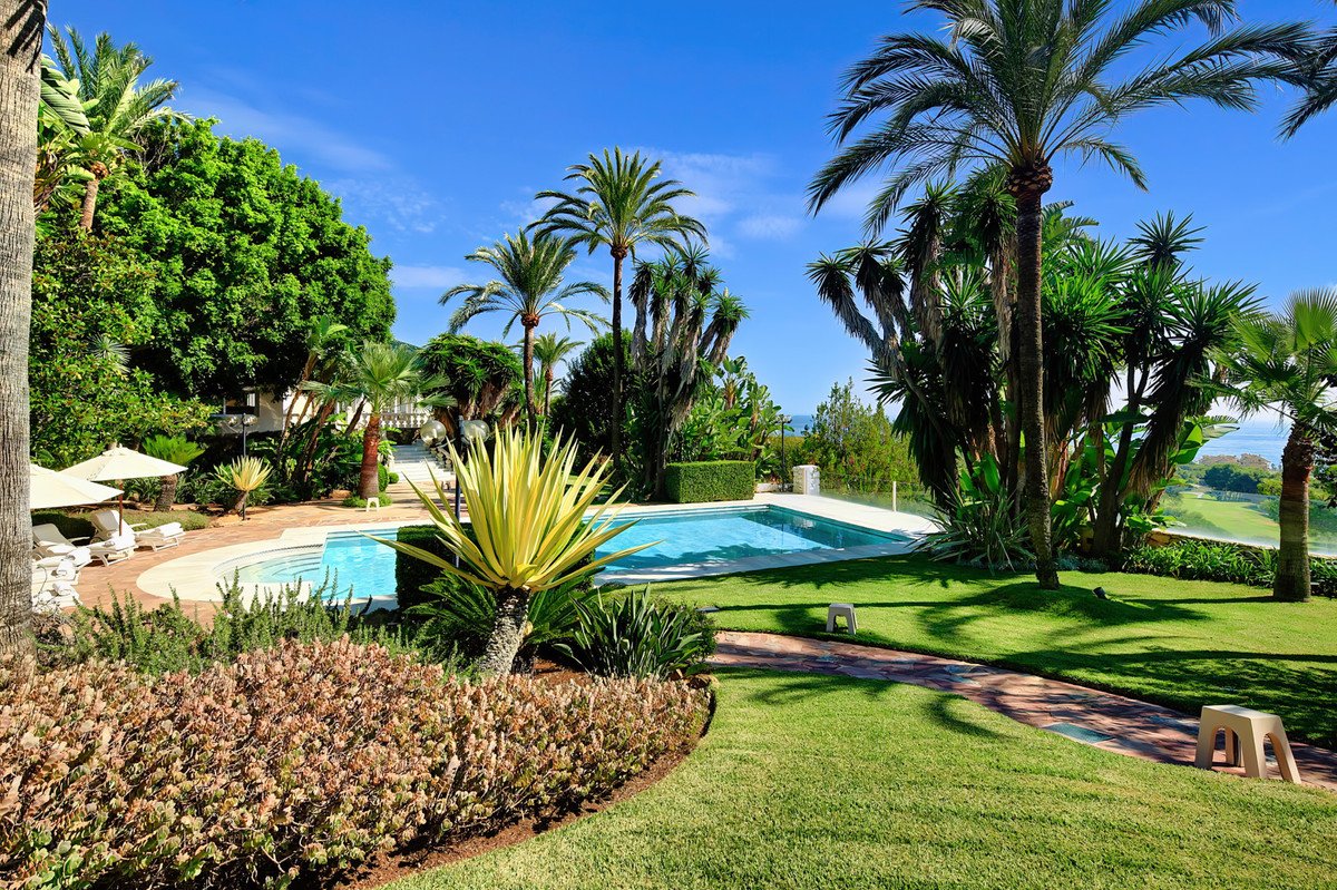 6 Bed Detached Villa in Marbella in Marbella, Detached Villa