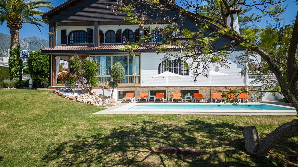 7 Bed Detached Villa in Marbella in Marbella, Detached Villa