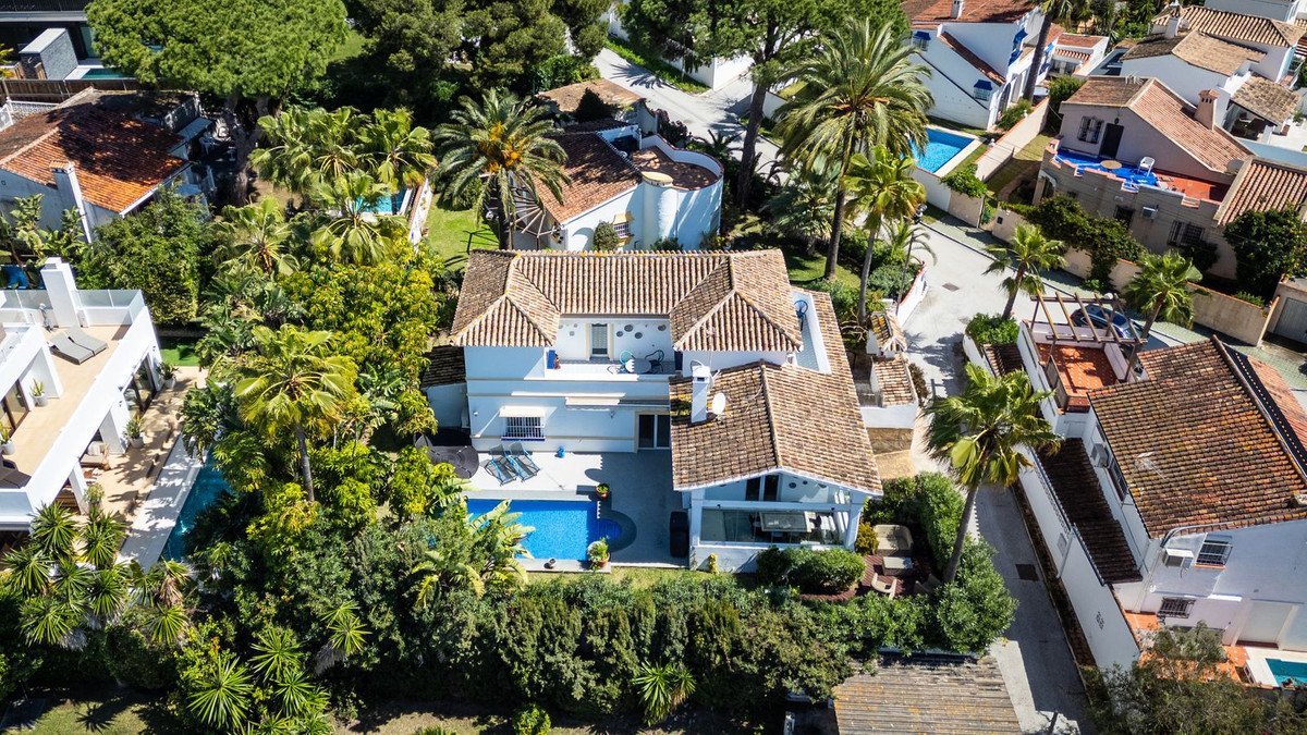 3 Bed Detached Villa in Marbesa 位于 Marbesa — 独立别墅