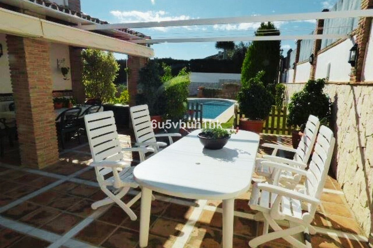 4 Bed Detached Villa in Mijas Costa in Mijas Costa — Detached Villa