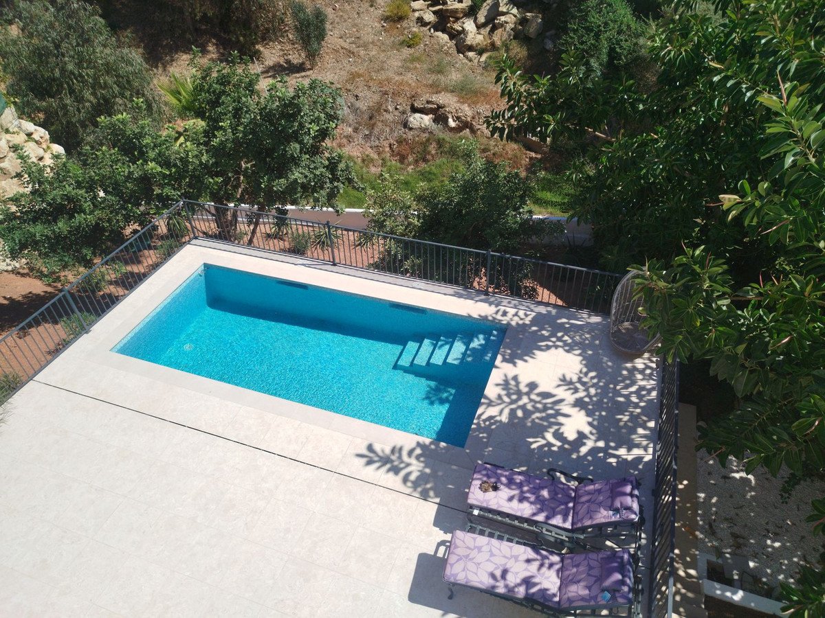 4 Bed 戸建てヴィラ in Campo Mijas