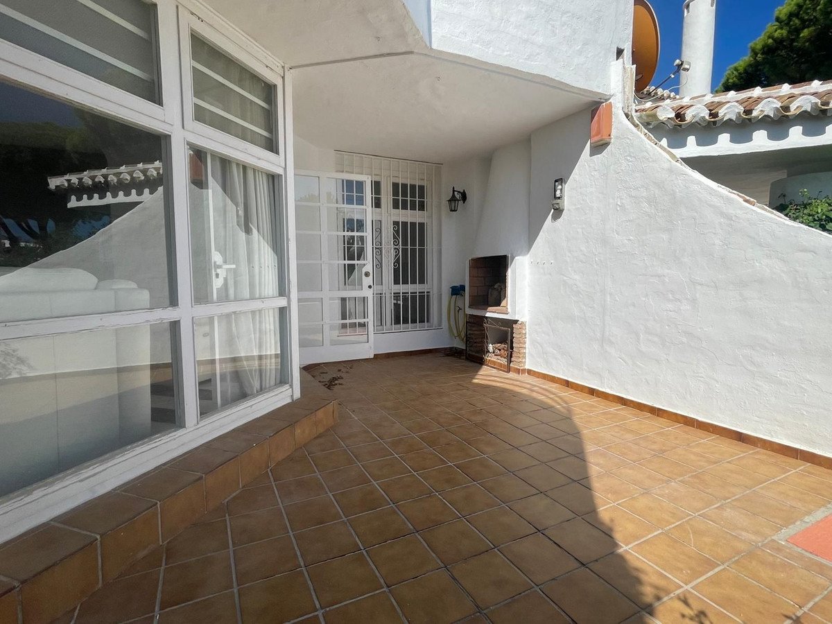 2 Bed Ground Floor Apartment in Calahonda in Calahonda, Apartment