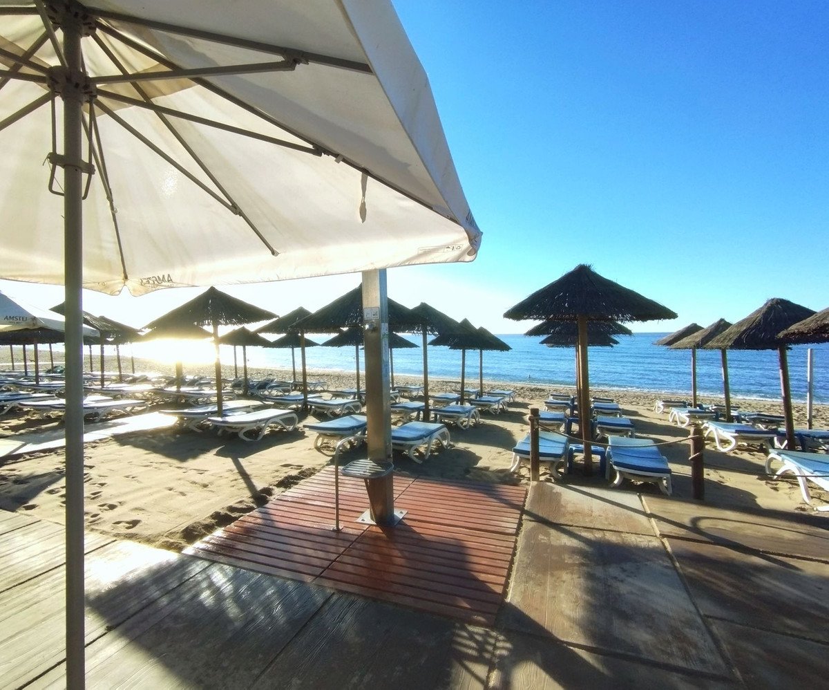 2 Bed Middle Floor Apartment in Calahonda in Calahonda, Apartment