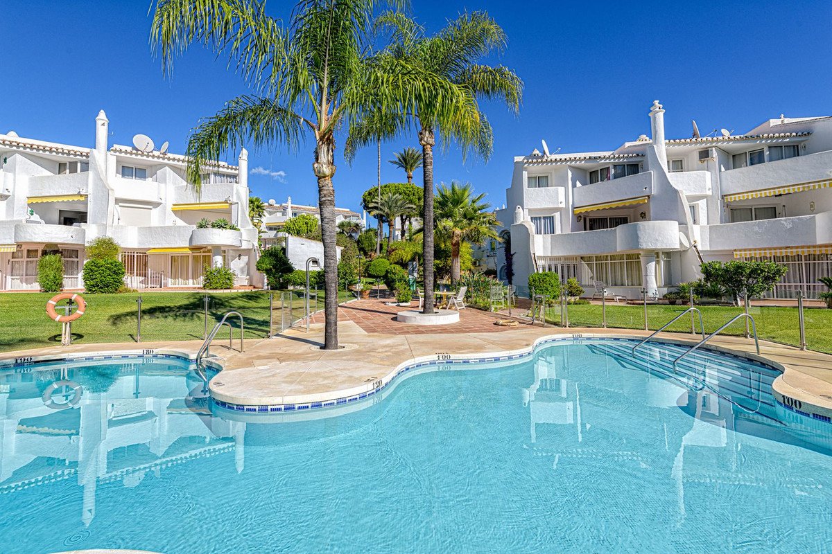 2 Bed Ground Floor Apartment in Calahonda in Calahonda, Apartment