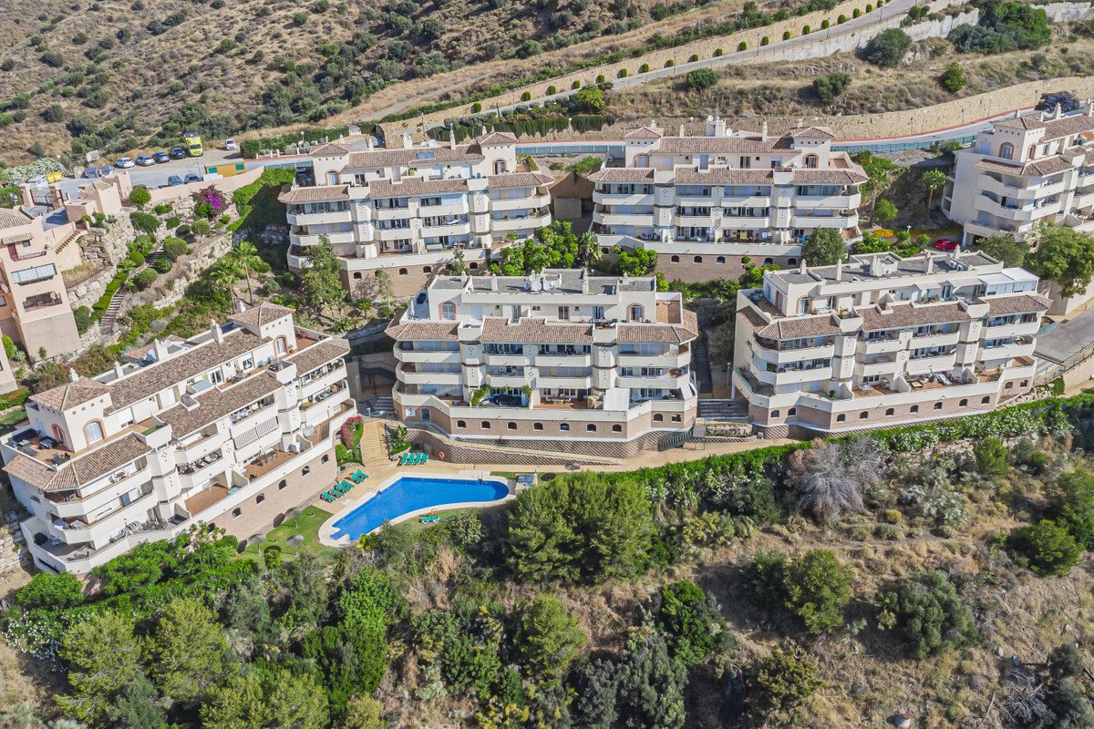 2 Bed شقة في الطابق الأوسط in Mijas في Mijas — شقة
