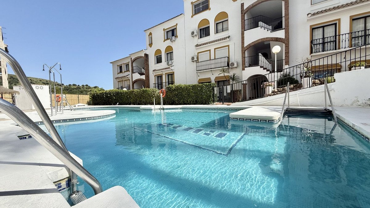 3 Bed شقة في الطابق الأرضي in Calahonda في Calahonda, شقة