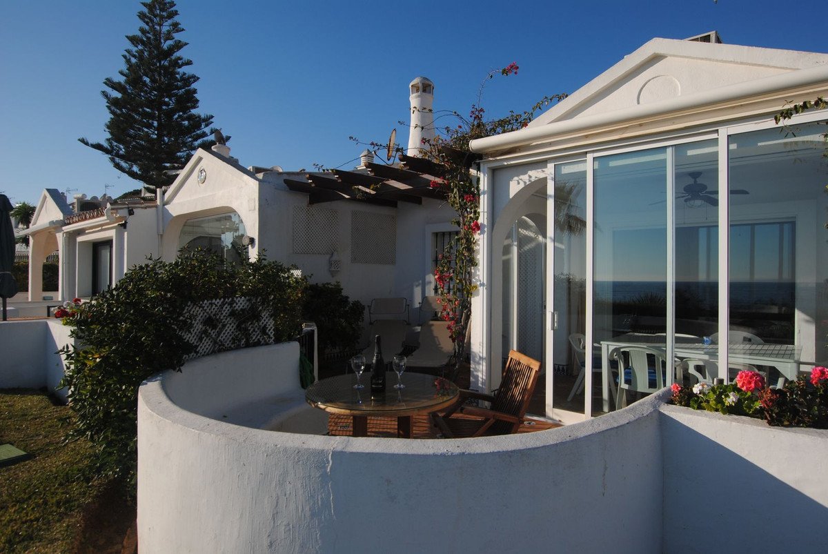 2 Bed Rijtjeshuis in Calahonda in Calahonda — 
