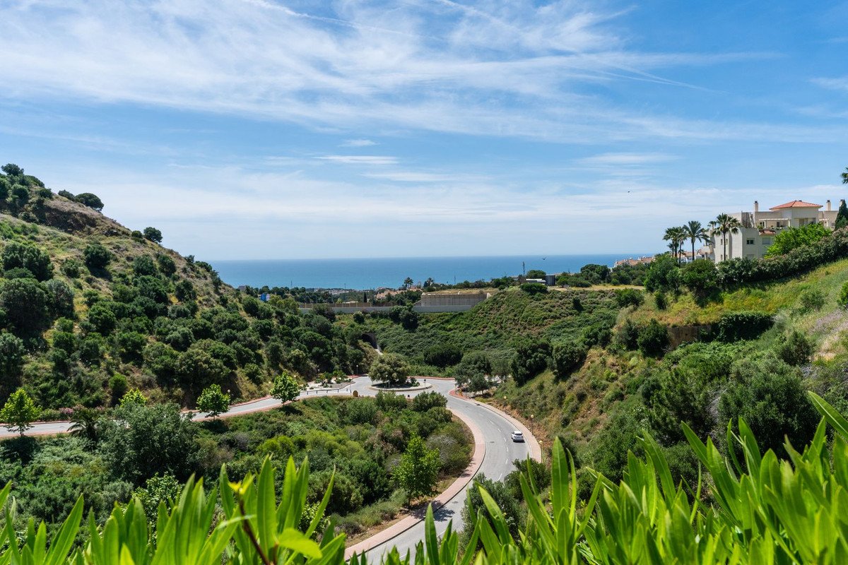 2 Bed Penthouse in Calahonda in Calahonda — Penthouse