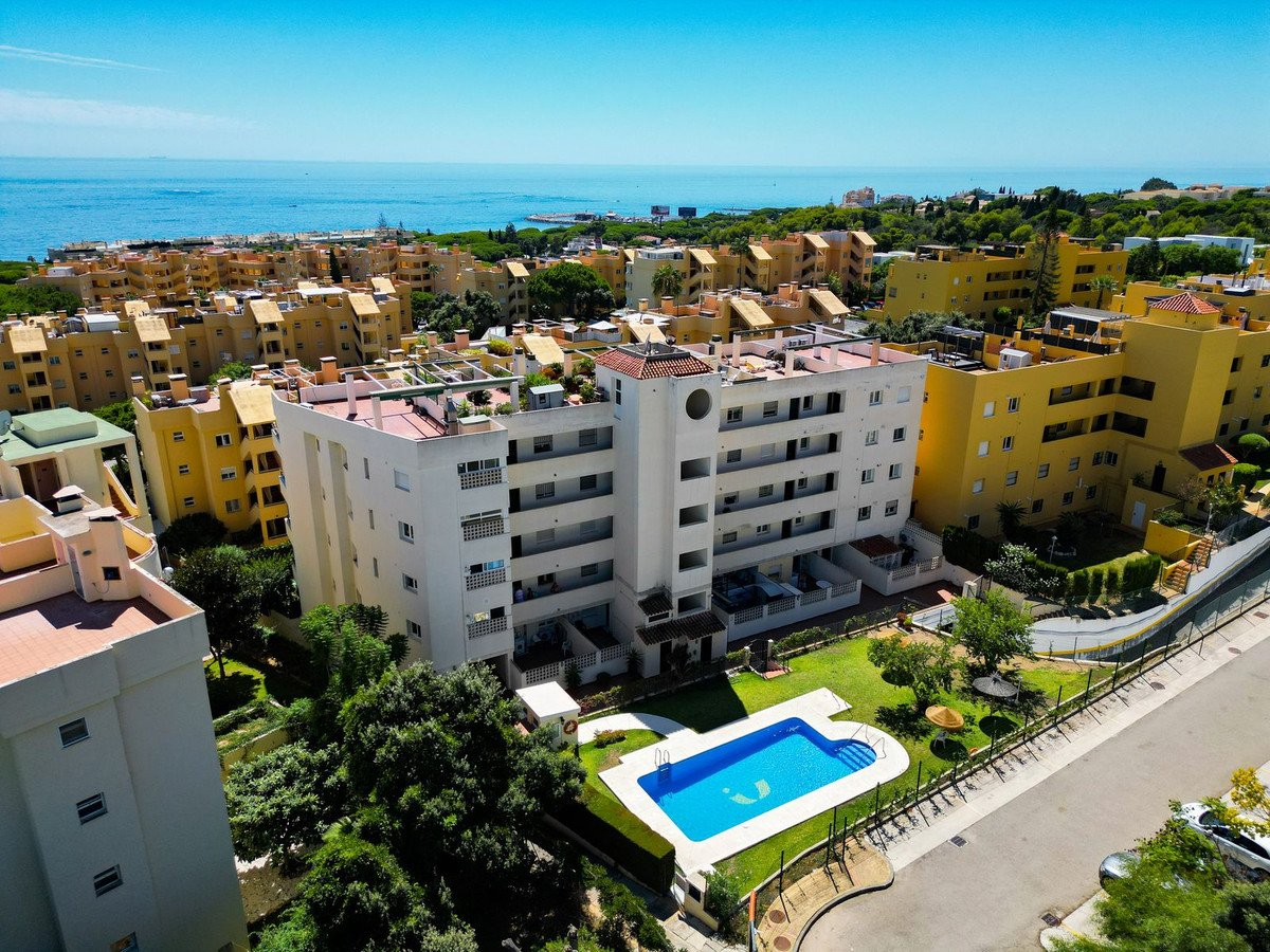 2 Bed Penthouse in Calahonda in Calahonda, Penthouse