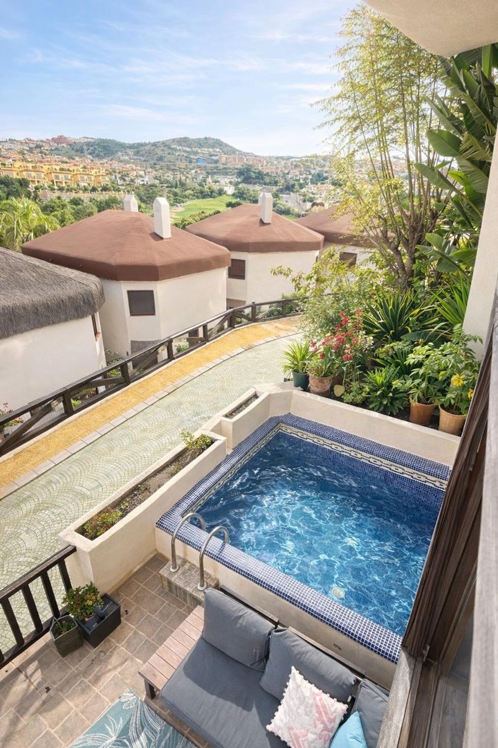 3 Bed بيت مدينة in Calahonda في Calahonda, 