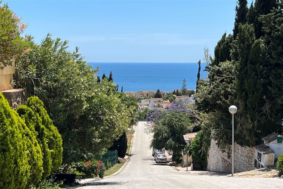 4 Bed Townhouse in Calahonda in Calahonda, 
