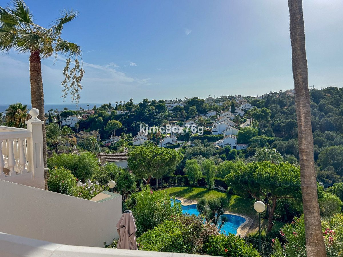 4 Bed Townhouse in Calahonda in Calahonda, Townhouse