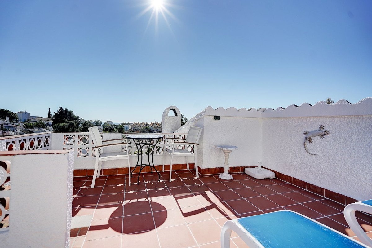 2 Bed Bungalow in Calahonda in Calahonda, Vrijstaande Villa