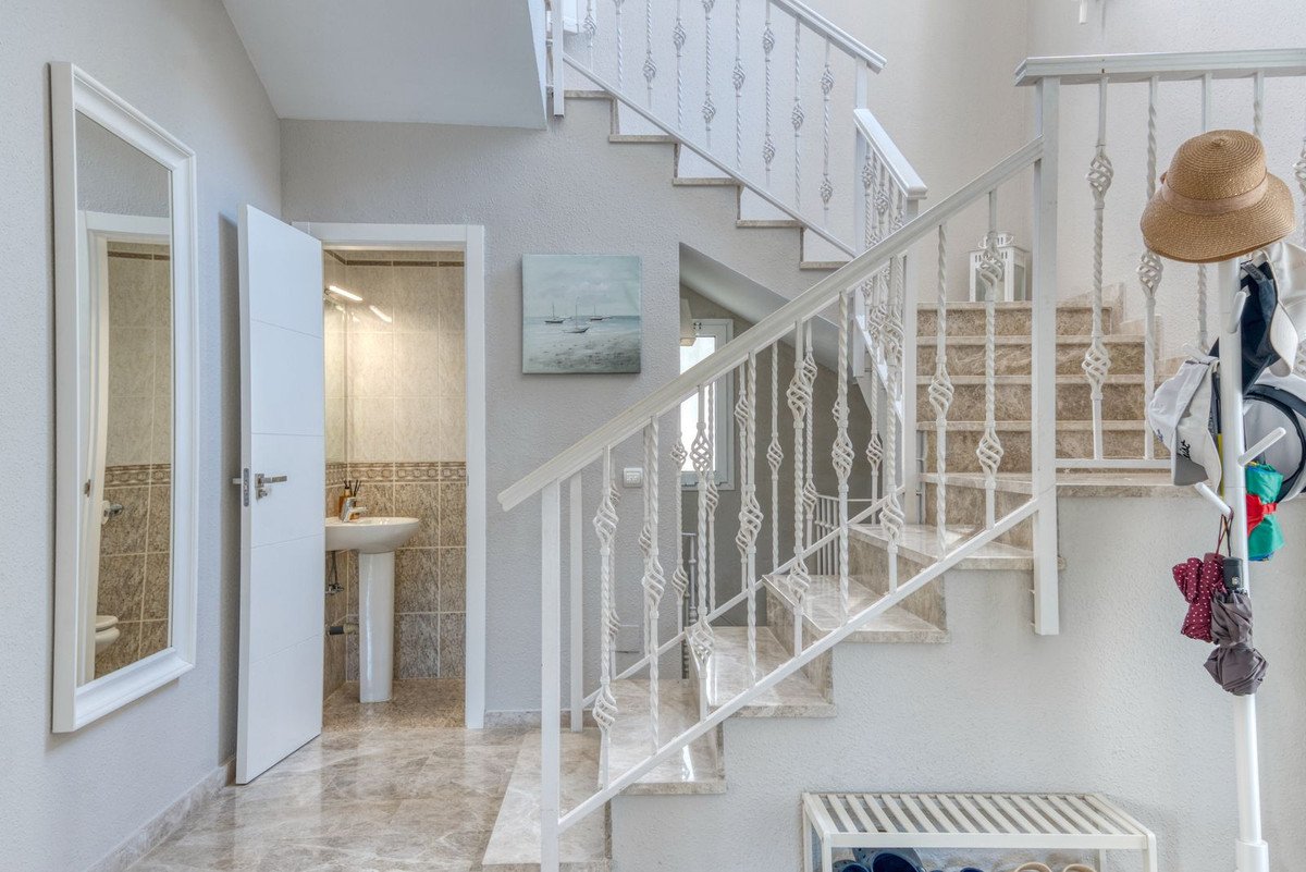 4 Bed Detached Villa in Calahonda in Calahonda — Detached Villa