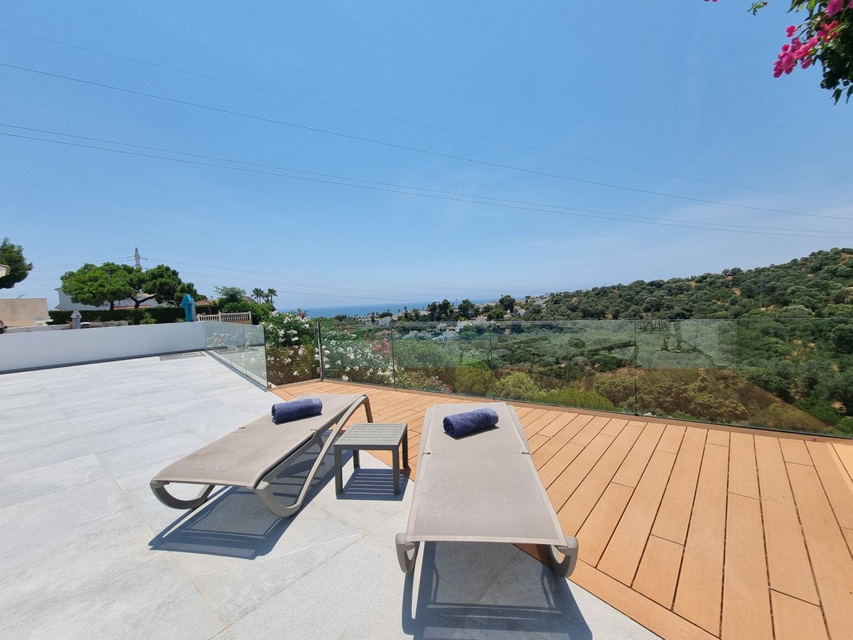 5 Bed Detached Villa in Calahonda in Calahonda, Detached Villa