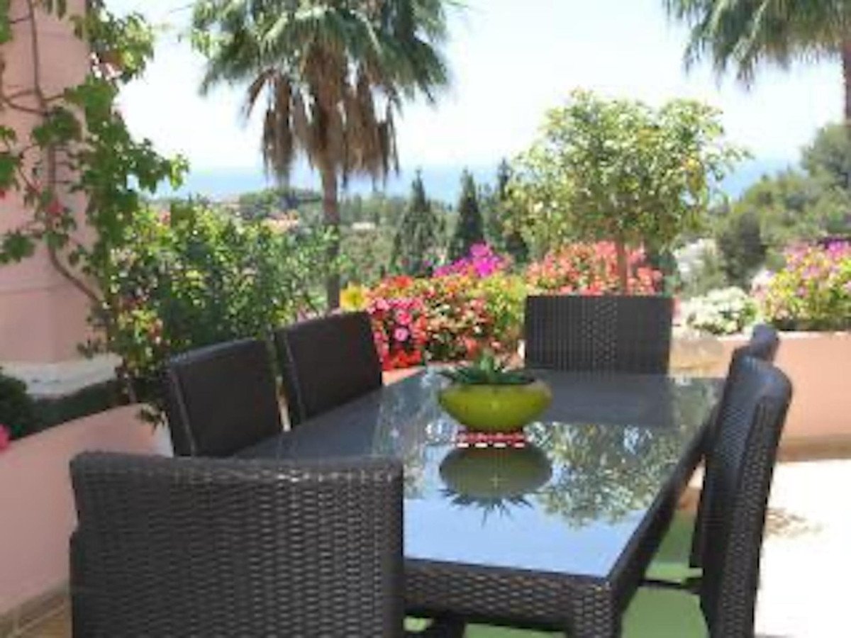 5 Bed Detached Villa in Calahonda in Calahonda, Detached Villa