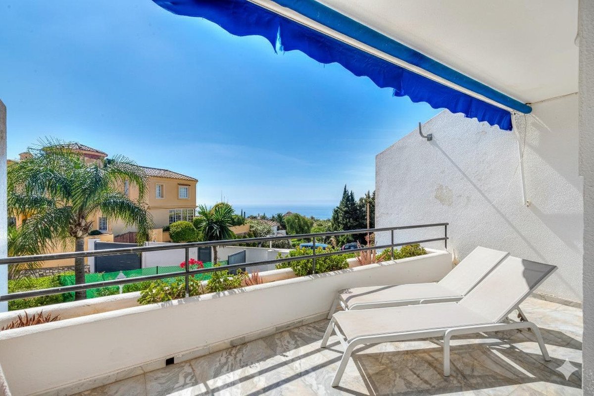 5 Bed Semi-Detached House in Calahonda in Calahonda, Semi-Detached House