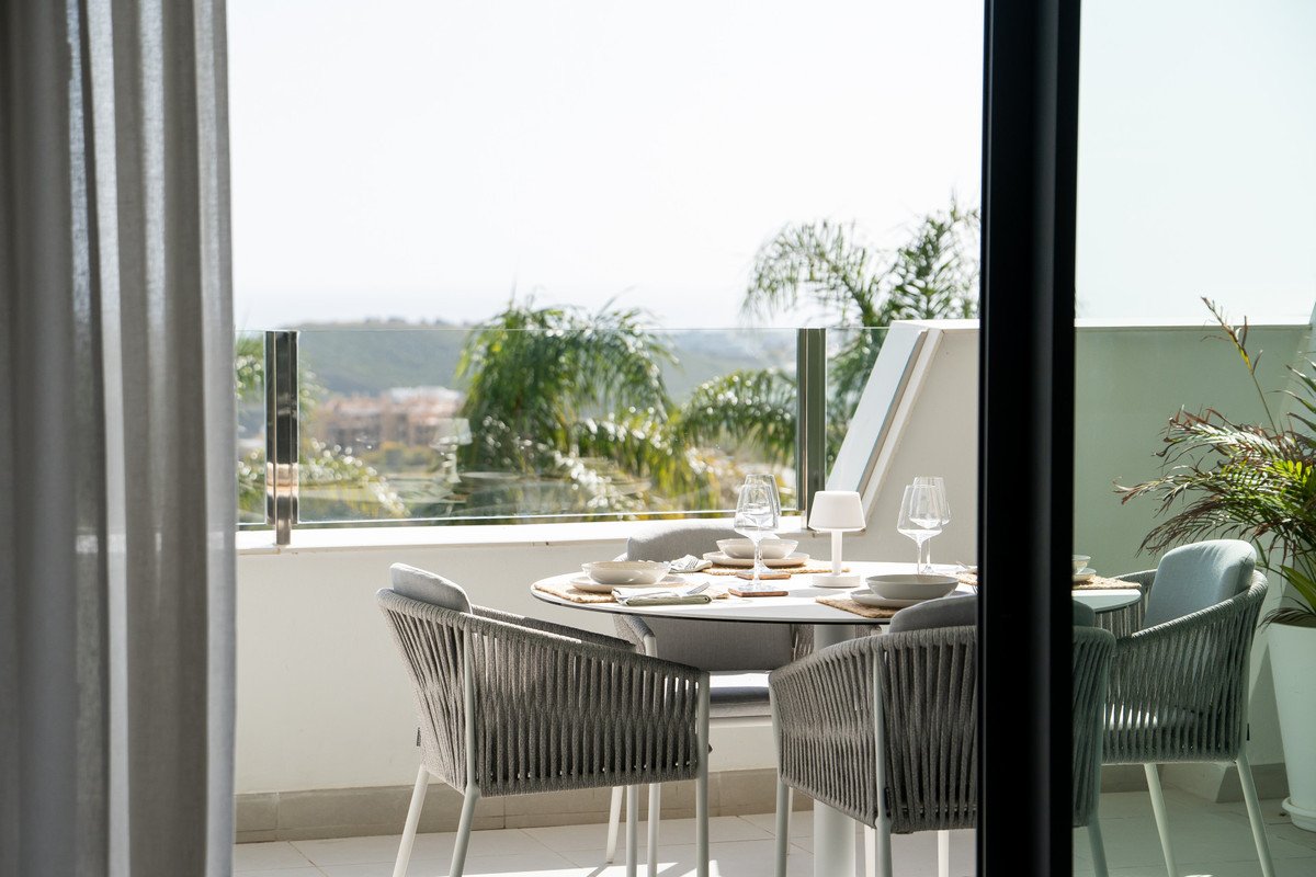 2 Bed Middle Floor Apartment in Calanova Golf in Calanova Golf, Apartment