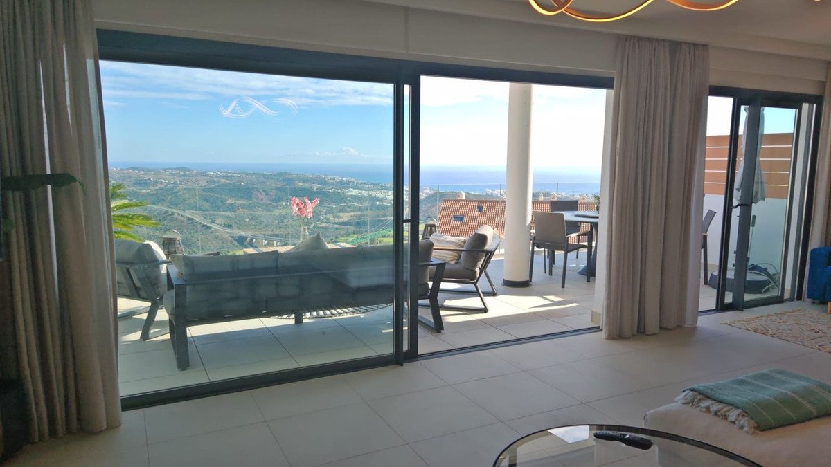 2 Bed Middle Floor Apartment in Calanova Golf in Calanova Golf, Apartment