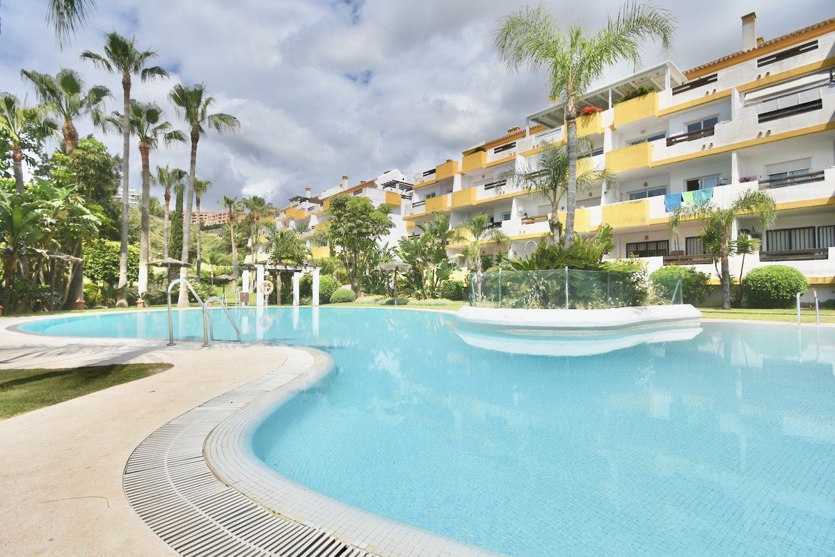 2 Bed Middle Floor Apartment in Calanova Golf in Calanova Golf, Apartment
