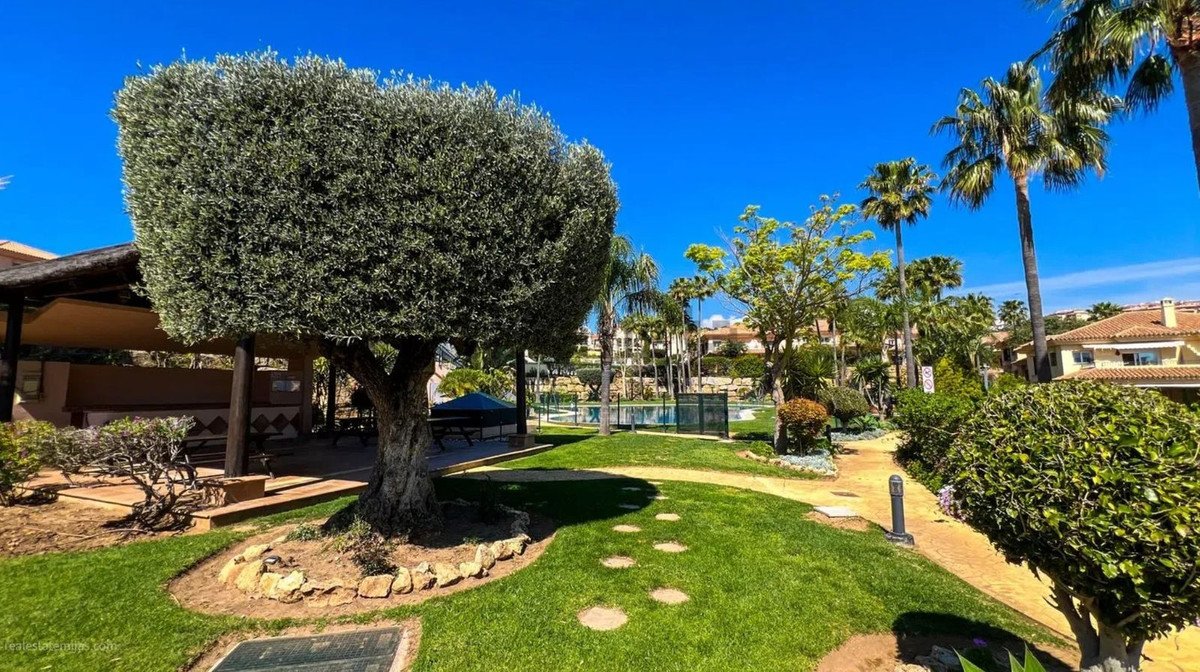 4 Bed Halfvrijstaand Huis in Riviera del Sol in Riviera del Sol, 