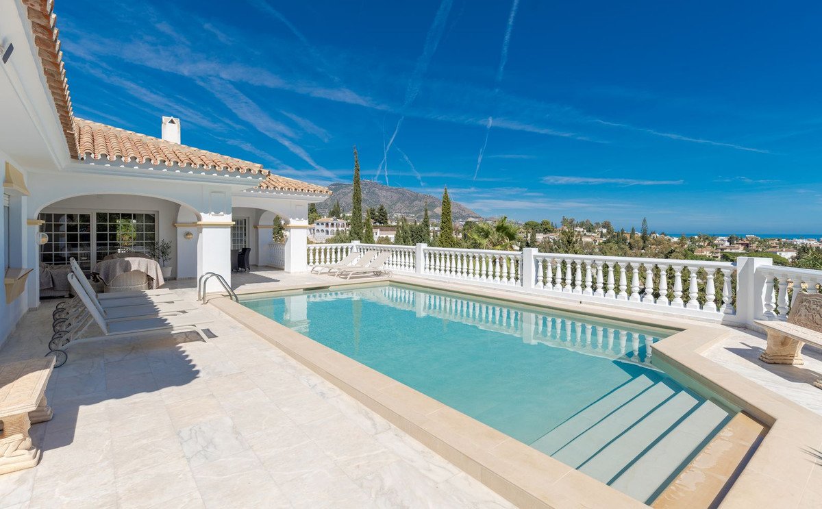 5 Bed Detached Villa in El Hornillo in Campo Mijas