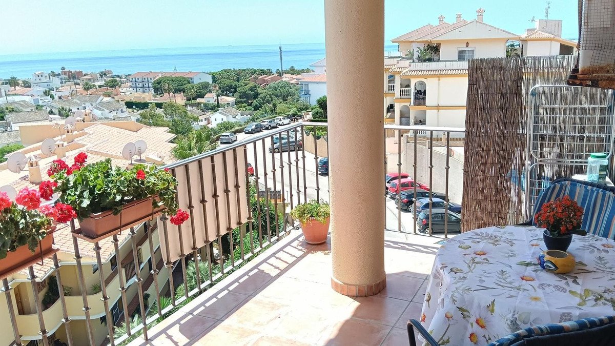 1 Bed Top Floor Apartment in El Faro in El Faro, 