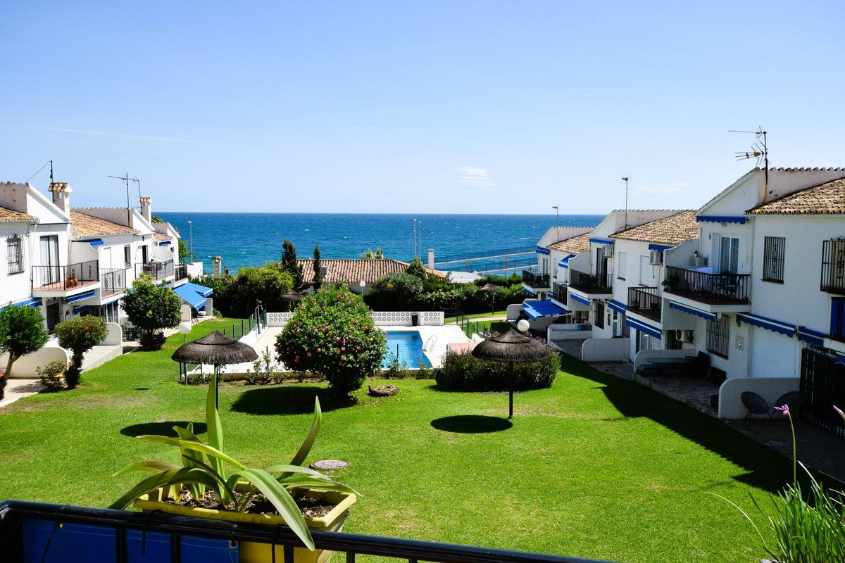2 Bed Top Floor Apartment in La Cala de Mijas