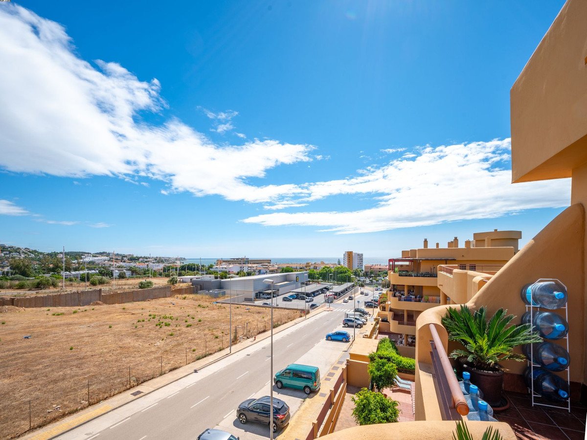 2 Bed Middle Floor Apartment in La Cala de Mijas