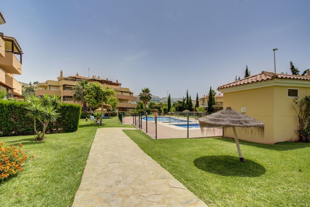 2 Bed شقة في الطابق الأوسط in La Cala de Mijas في La Cala de Mijas, شقة