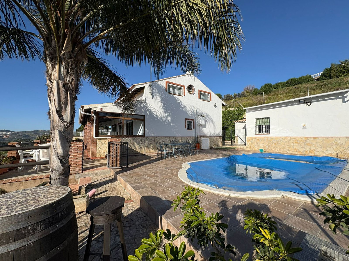 3 Bed فيلا مستقلة in La Cala de Mijas في La Cala de Mijas, فيلا منفصلة