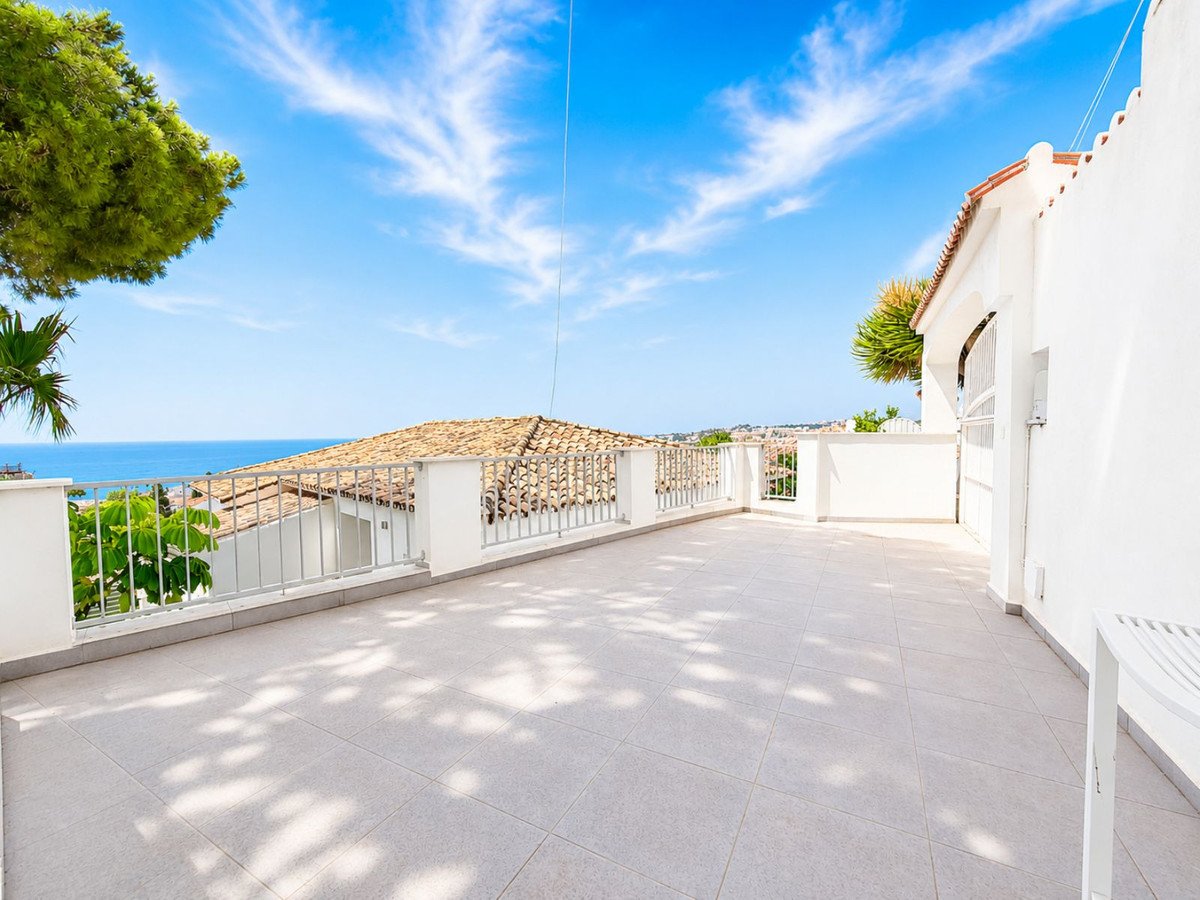 4 Bed Detached Villa in La Cala de Mijas in La Cala de Mijas, Detached Villa