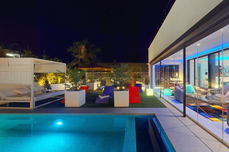 5 Bed فيلا مستقلة in La Cala de Mijas في La Cala de Mijas, فيلا منفصلة