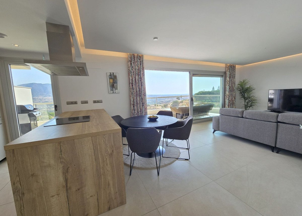 3 Bed شقة في الطابق الأوسط in La Cala Golf في La Cala Golf, شقة