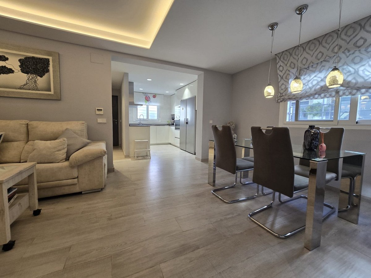 2 Bed شقة في الطابق الأرضي in La Cala de Mijas في La Cala de Mijas, 