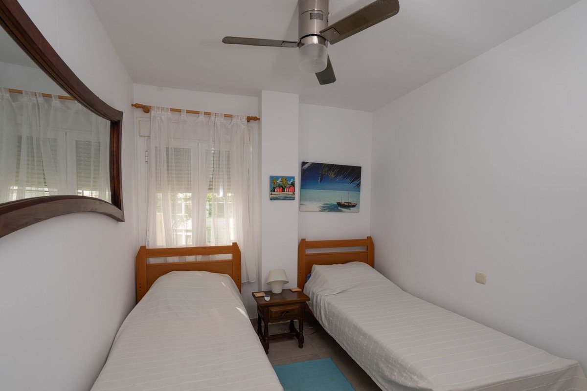 2 Bed شقة في الطابق الأوسط in La Cala في La Cala, شقة