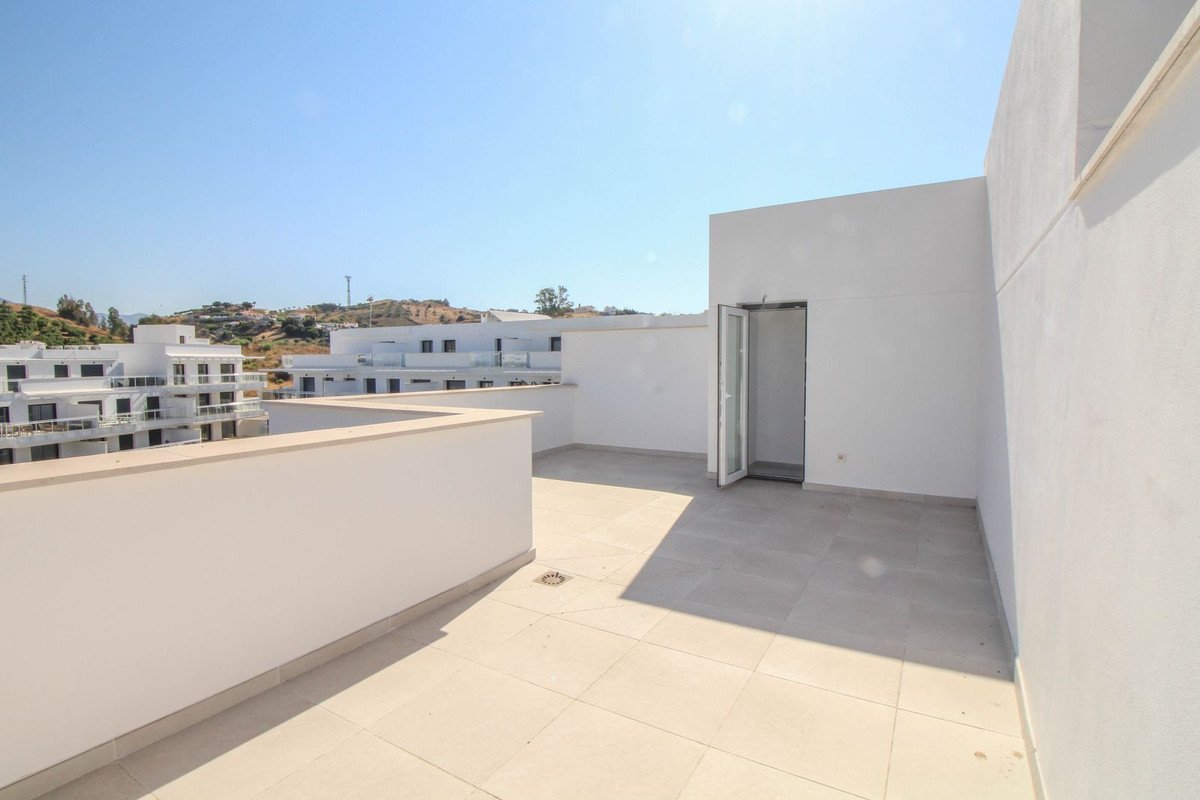 3 Bed شقة في الطابق العلوي in La Cala de Mijas في La Cala de Mijas, 