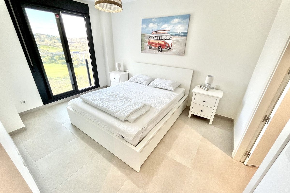 3 Bed شقة في الطابق الأوسط in La Cala de Mijas في La Cala de Mijas, شقة