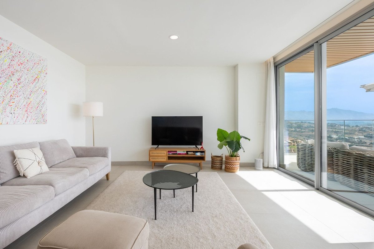 3 Bed شقة في الطابق العلوي in La Cala de Mijas في La Cala de Mijas, شقة